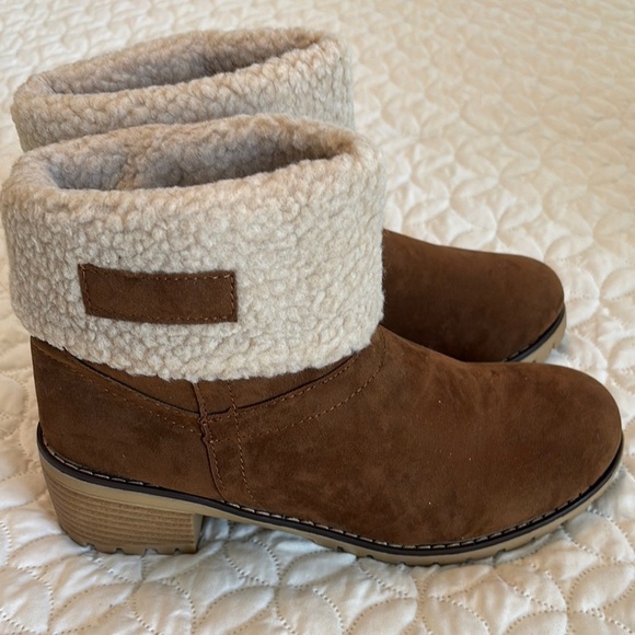 Cozy Brown Ankle Boots with Shearling Lining Brand New Size 41 - Picture 4 of 7
